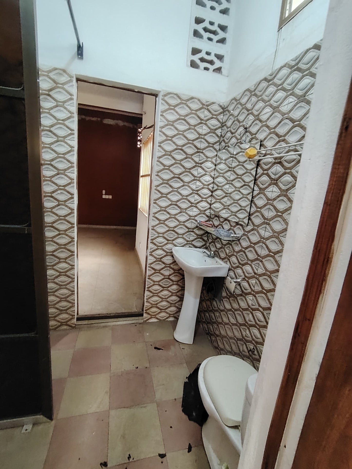 2 appartements 3 chambres salon à louer à Zanguera – 75 000 FCFA