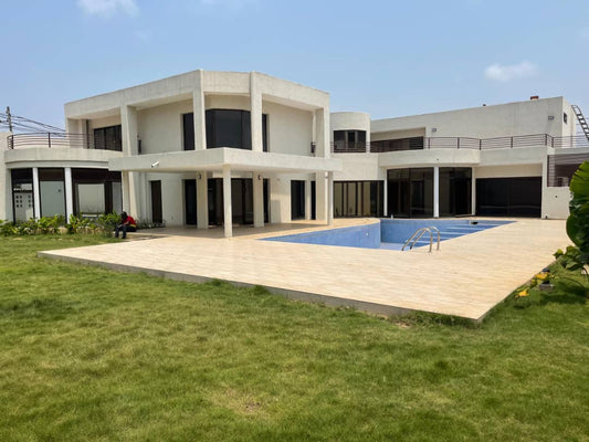 Villa duplex à louer à Tokoin Forever – 2 500 000 FCFA