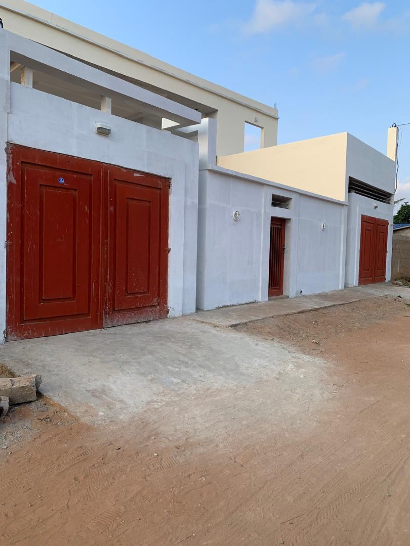 VILLA DUPLEX À VENDRE À SÉGBÉ – 10 PIÈCES