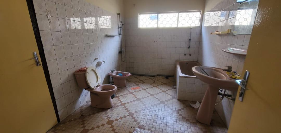 Villa basse 4 chambres en vente à Tokoin Forever – 130 millions FCFA