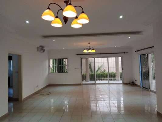 Terrain demi lot en vente à Tokoin Forever – 50 millions FCFA