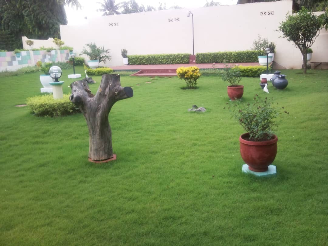 UNE VILLA DE 13 PIÈCES À VENDRE À AGBALÉPÉDO