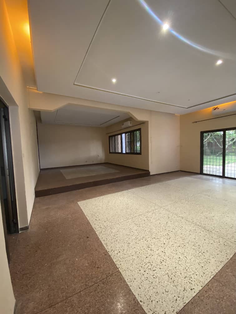 Villa à louer à Tokoin – 1.3 Millions FCFA