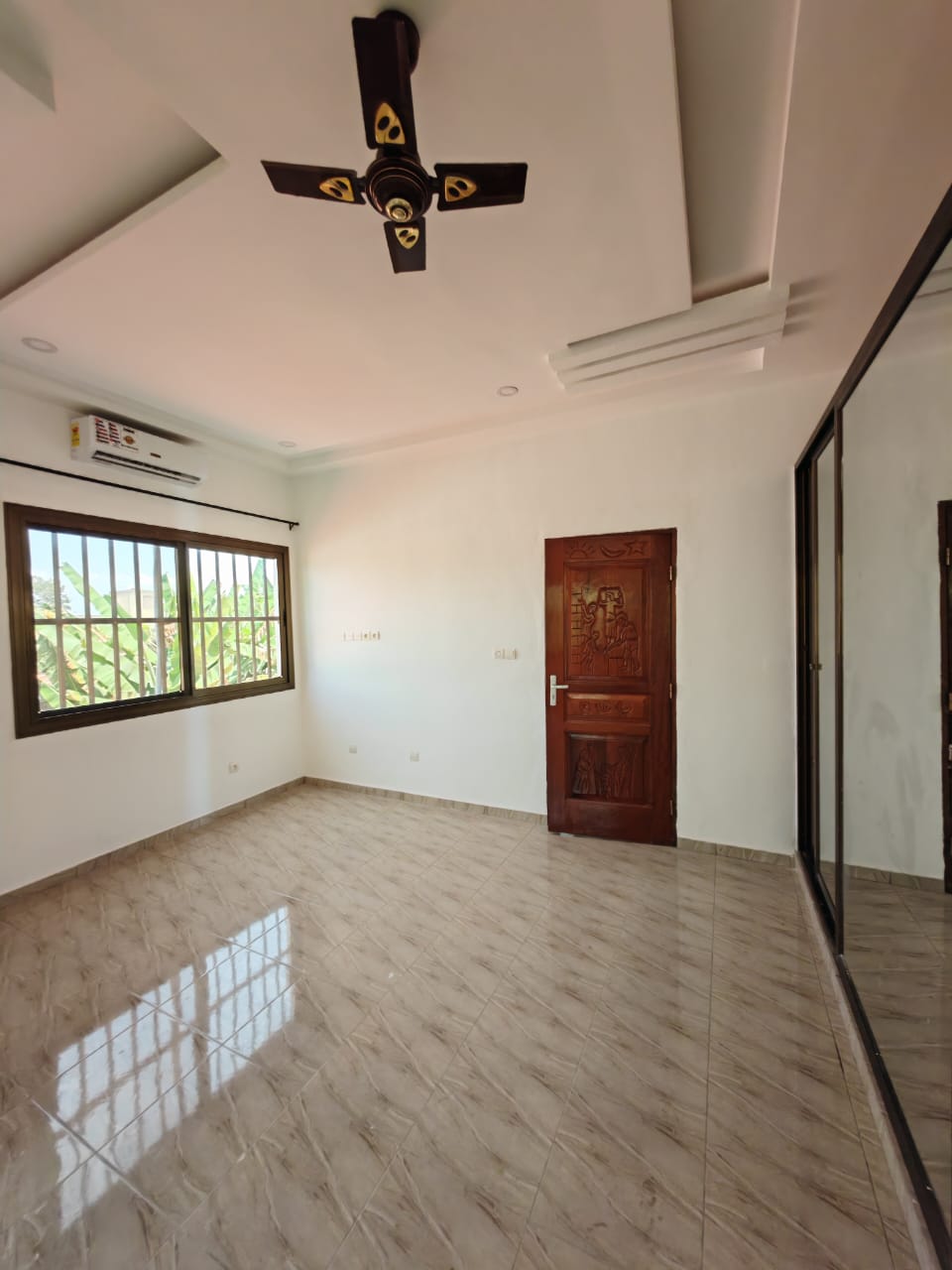 Villa duplex à louer à Novissi – 700000 FCFA