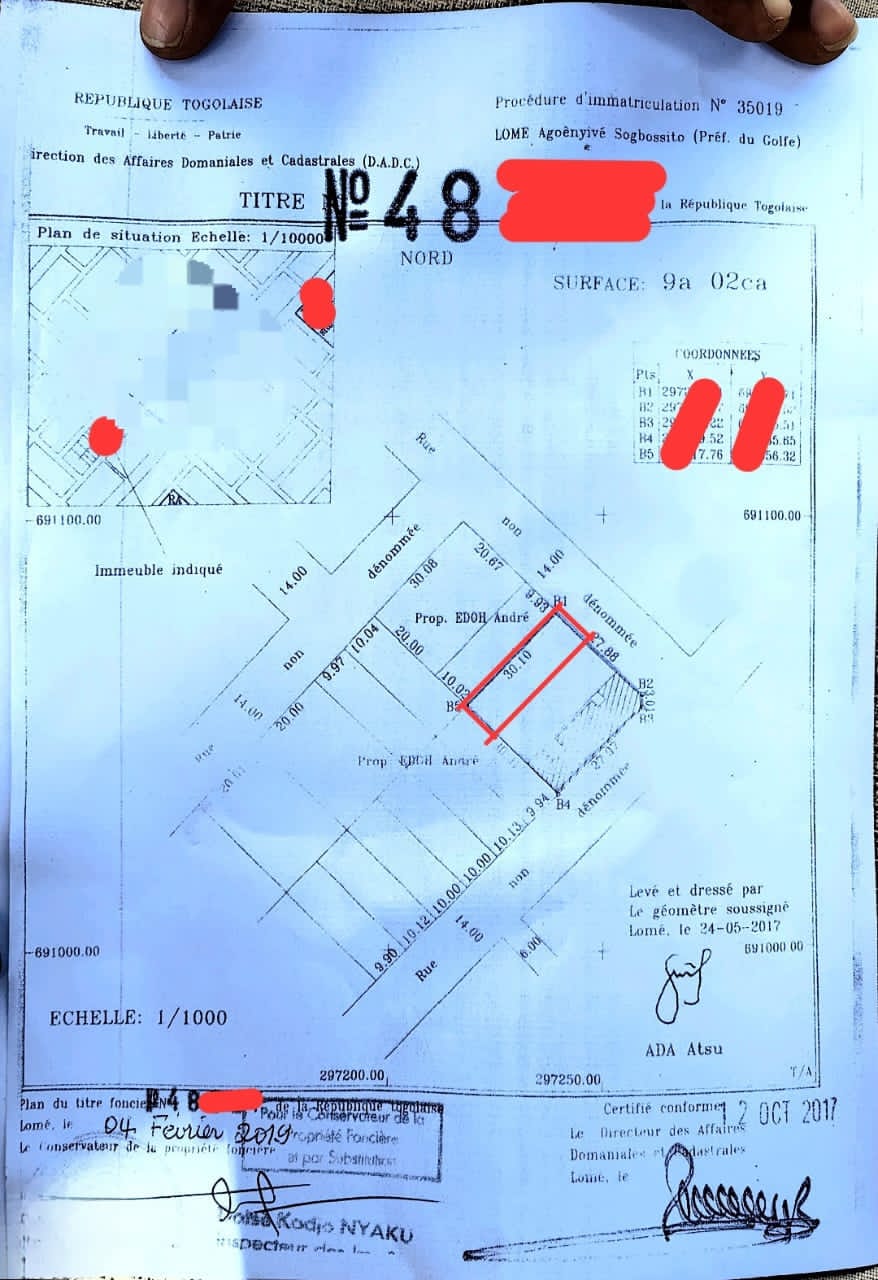 Demi-lot de 300 m² en vente à Agoè Sogbossito – 15 millions FCFA
