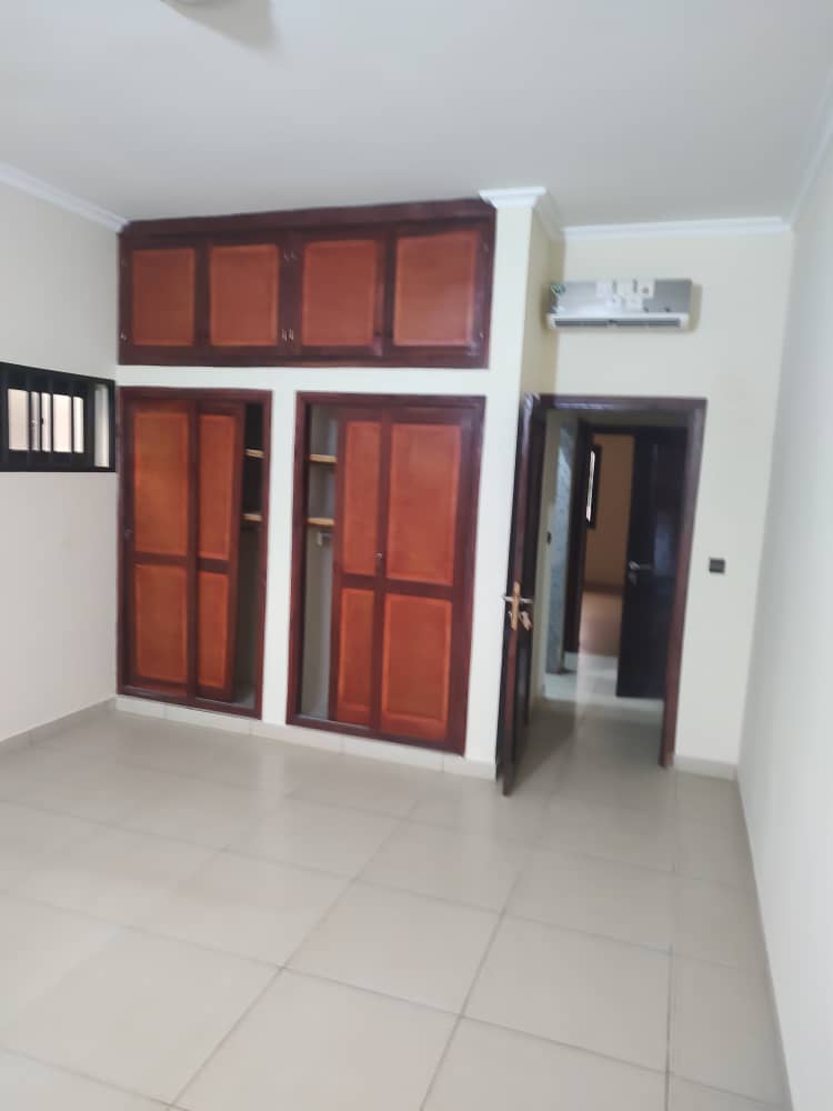 Villa à louer à Kegué – 900000 FCFA