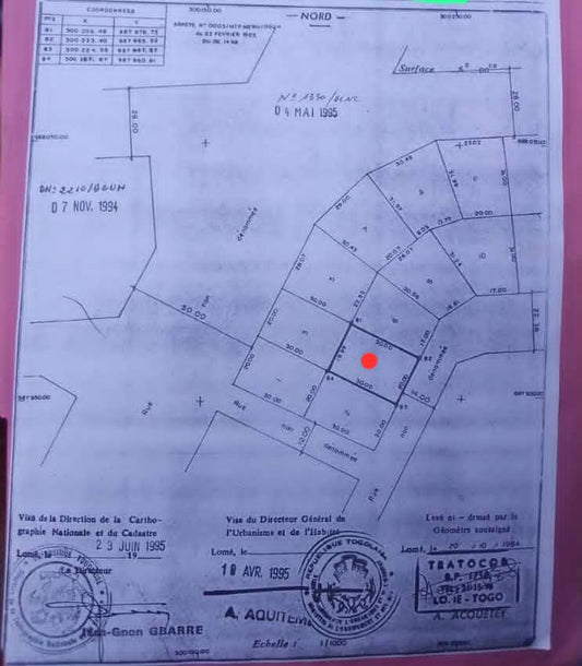 Terrain 1 lot en vente à Agoè Assiyéyé, proche du goudron – 30 millions FCFA