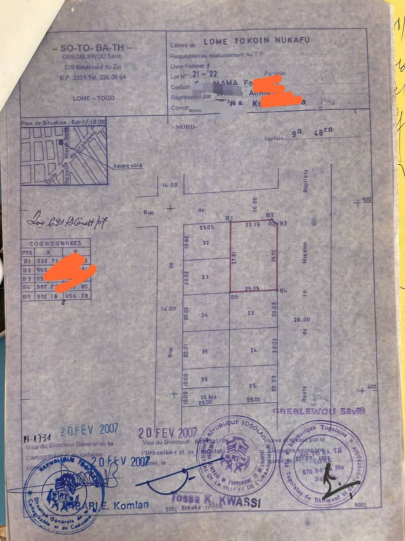 Terrain de 900 m² en vente en bordure de goudron à Wuiti – 180 millions FCFA