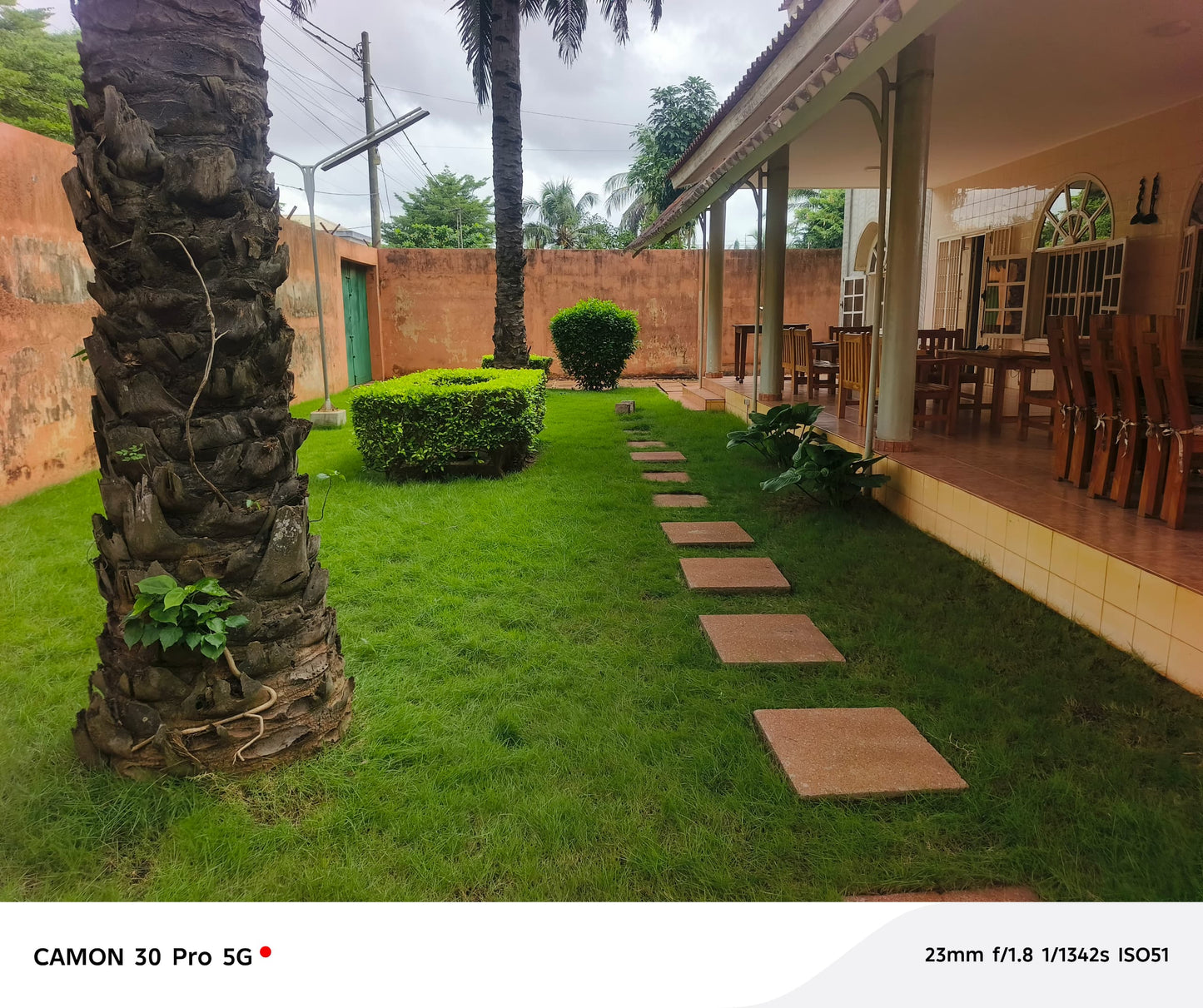 Villa 4 chambres sur 597 m² en vente en angle de rue à Avenou Factory – 180 millions FCFA