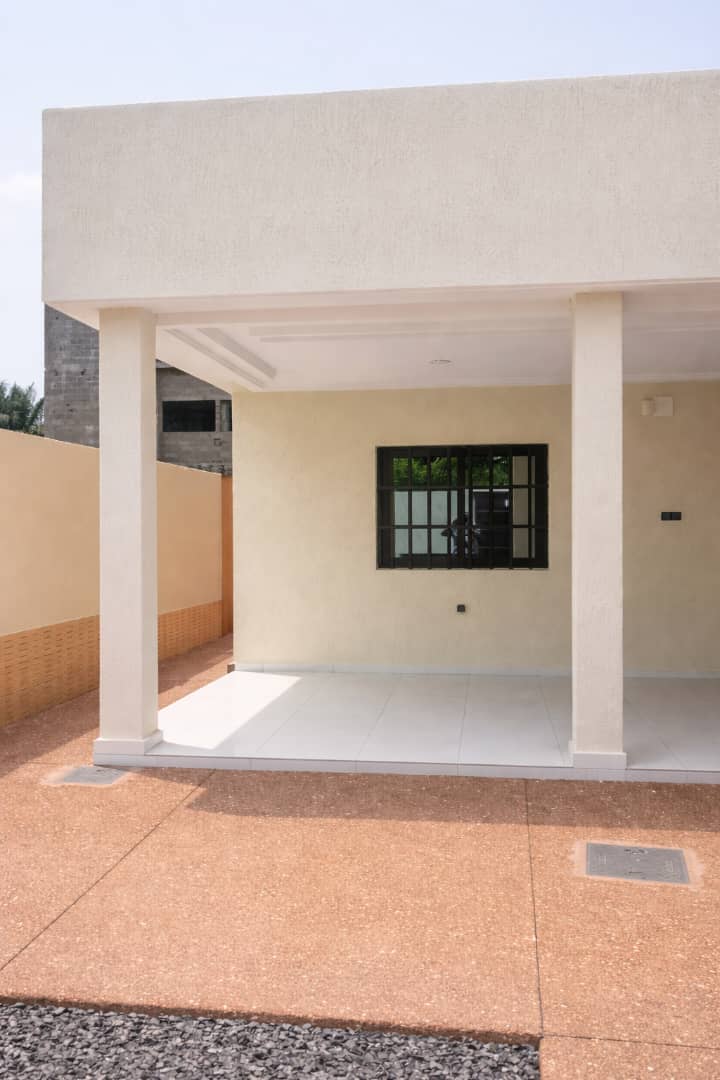 Villa 3 chambres en vente à Zanguéra – 75 millions FCFA