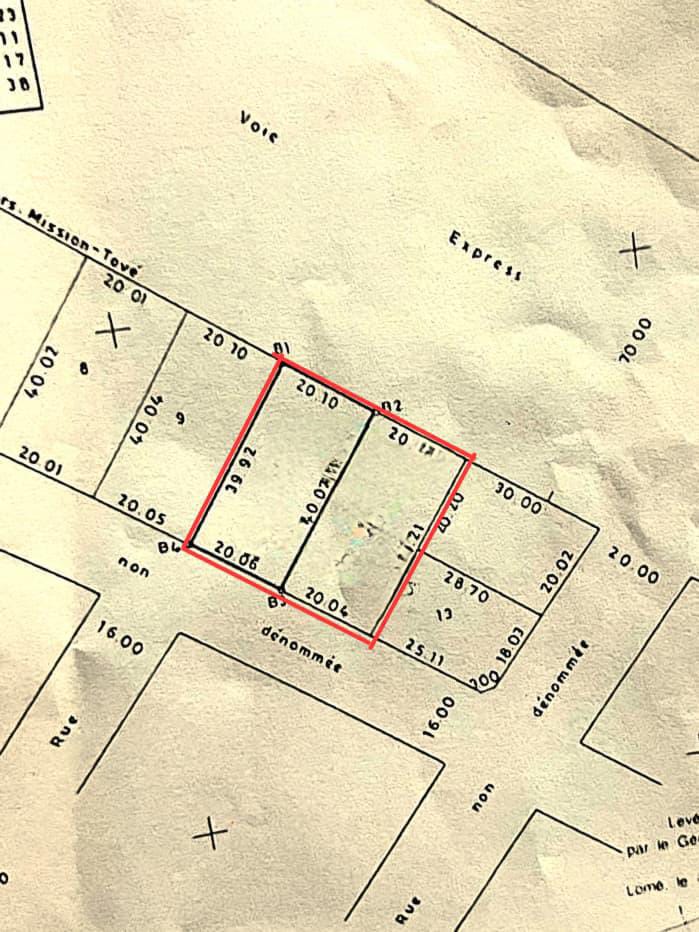 Terrain de 2 lots en vente en bordure du goudron CEDEAO à Agoè Anokui – 110 millions FCFA le lot