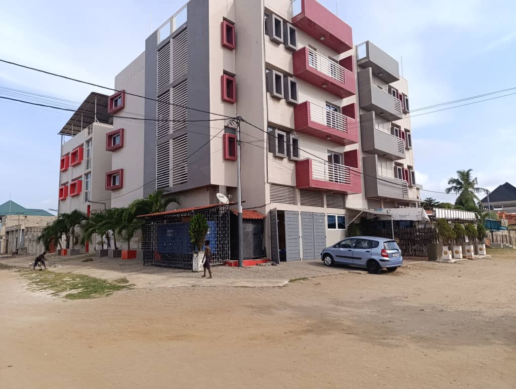 Hôtel de 12 appartements en vente à Baguida – 850 millions FCFA