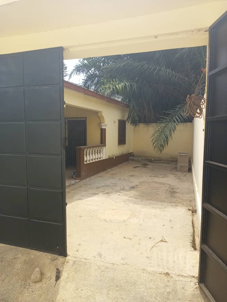 Villa à vendre à Zanguera Klikamé – 14 Millions FCFA