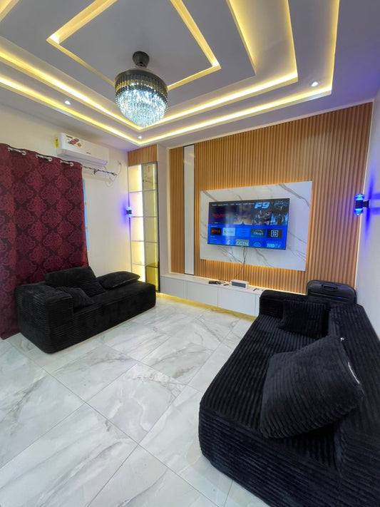 Location meublée d'une chambre salon moderne avec jardin à Aképé – 100000 FCFA/mois