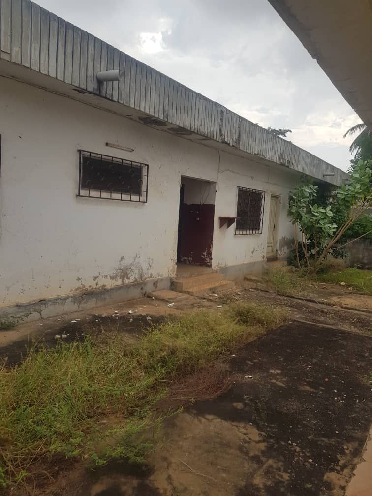 Villa 4 chambres à vendre à Caisse – 350 millions FCFA
