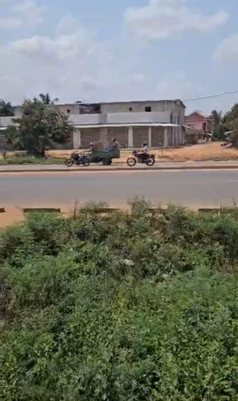 Terrain d'un lot avec construction en vente à Agoè Sogbossito – 35 millions FCFA