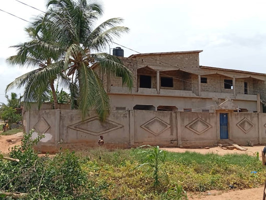 Villa en vente sur plus d'un demi lot angle rue à Lankouvi – 50 millions FCFA