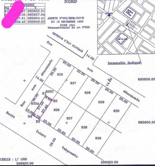 Terrain d'un demi-lot en bordure de goudron à Avedji – 52 000 000 FCFA