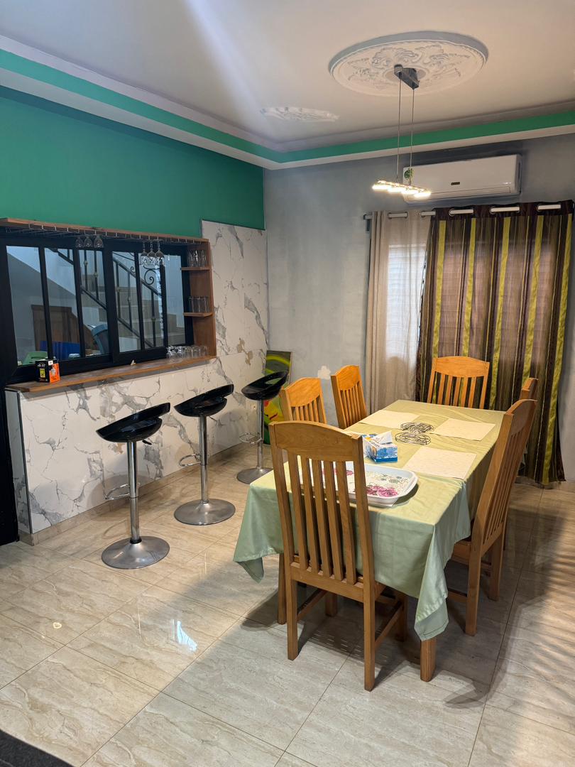 Villa meublée 3 chambres à louer à Adidogomé Attigangomé – 400000 FCFA par mois