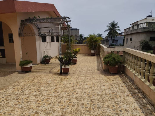 Villa duplex 5 chambres en vente en bordure de goudron à Avédji Limousine – 230 millions FCFA