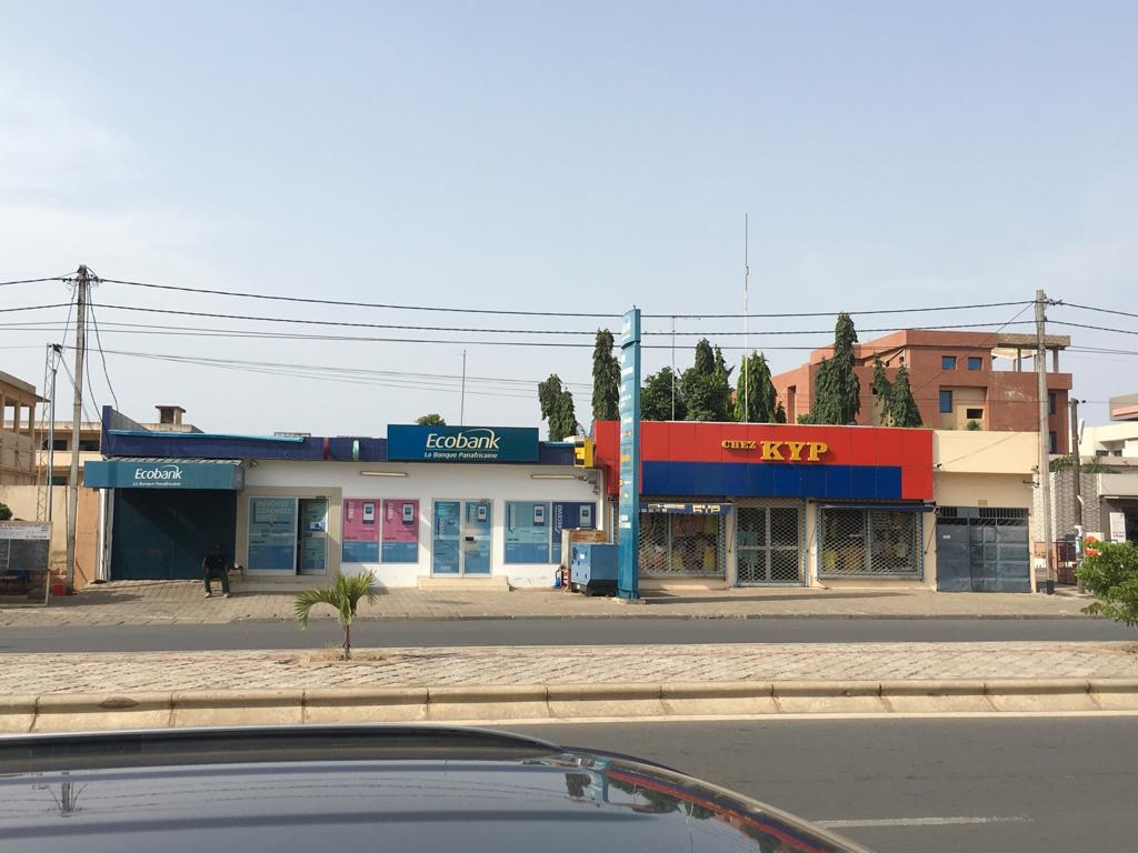 Villa en vente en bord du goudron à Dékon – 500 millions FCFA