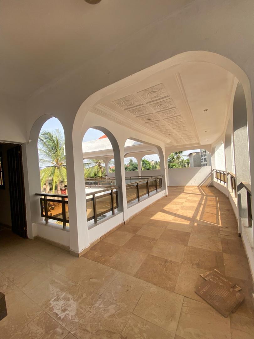 Villa 3 pièces en vente angle rue à Agoé Camp GP – 62 millions FCFA