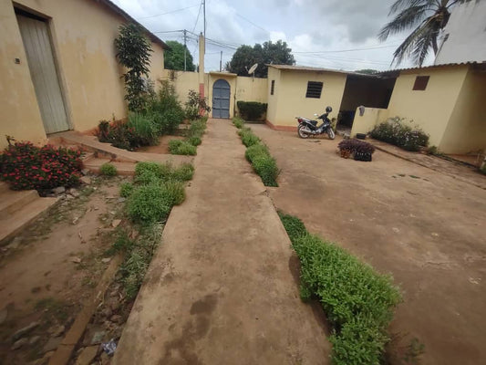 Grande maison en vente à Agoe Kitidjan – 70 millions FCFA