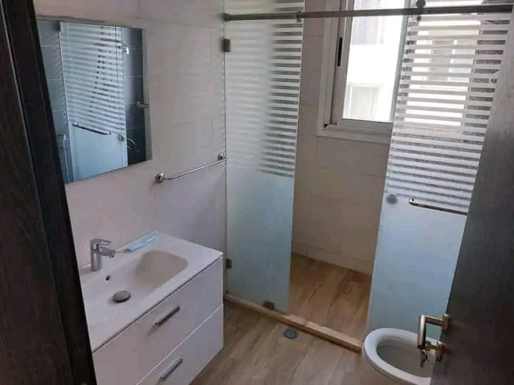 Villa 5 chambres en vente à Cité OUA – 1.250.000.000 FCFA