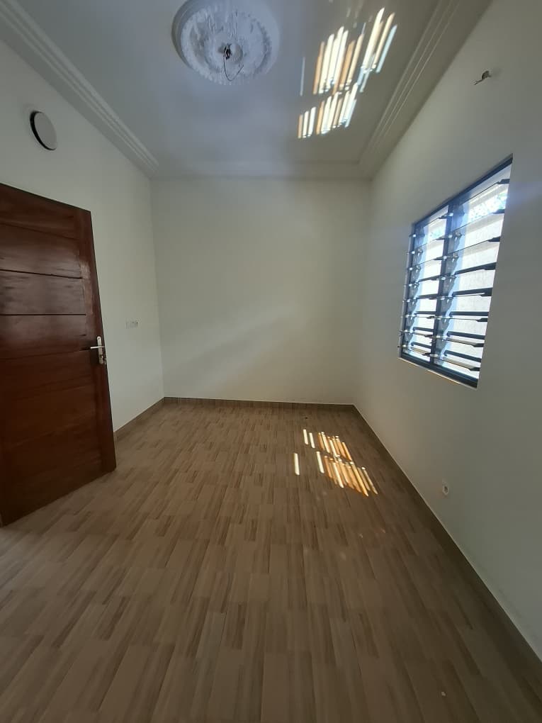 Appartement chambre salon en location à Agoè Amadenta – 50 000 FCFA
