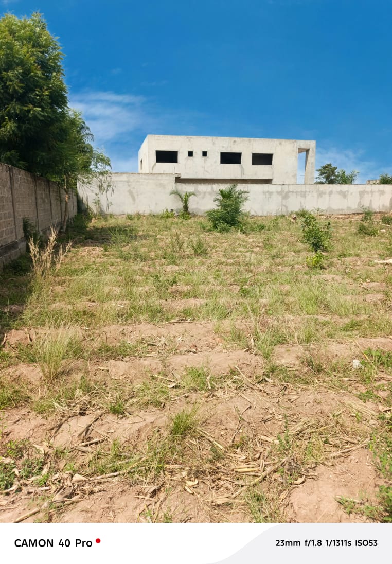 Terrain en vente à Légbassito – 15 millions FCFA
