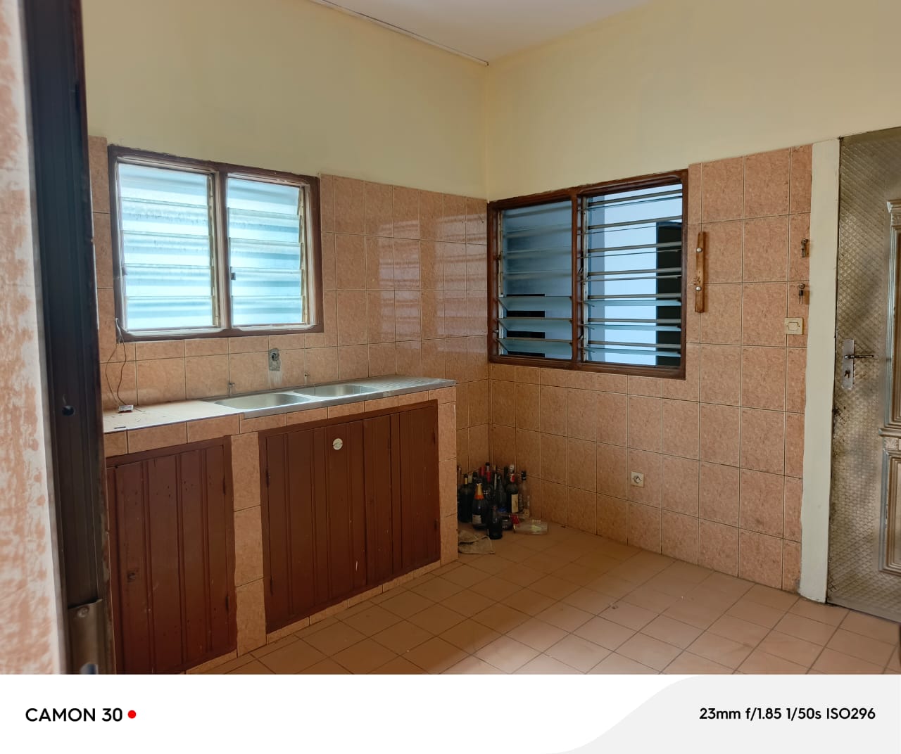 Villa basse 3 chambres en vente en angle de rue à Agoè Cacaveli – 70 millions FCFA