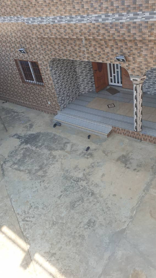 Villa 5 chambres en vente à Avepozo côté plage proche du goudron – 70 millions FCFA