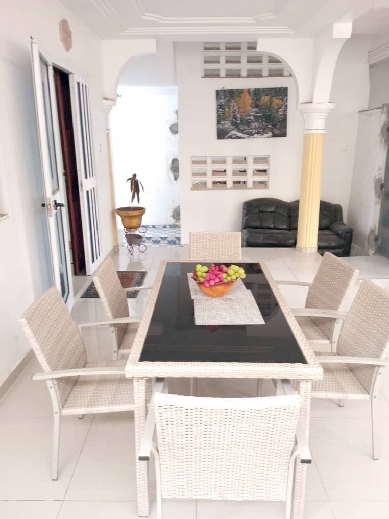 Appartement 2 chambres meublé à louer à Olibo, Avepozo – 270 mille FCFA
