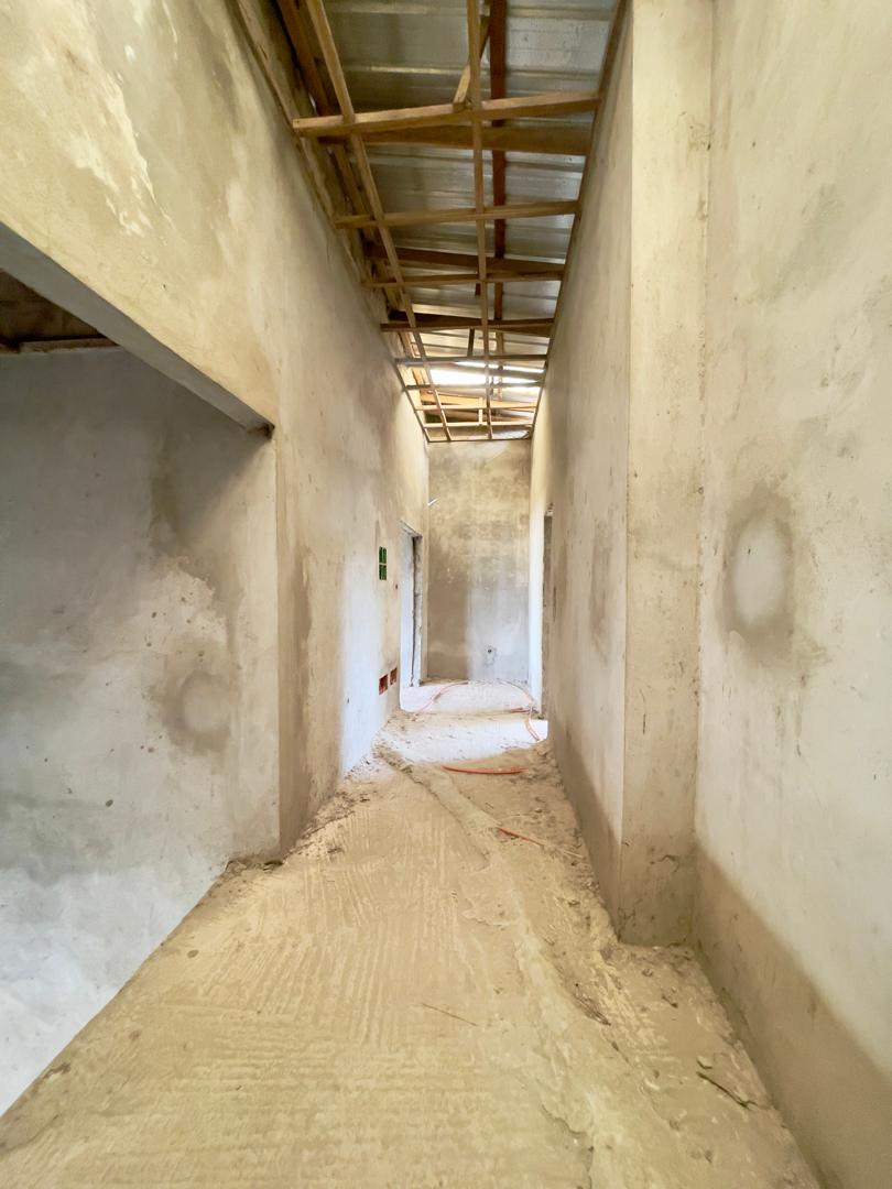 Villa inachevée de 4 chambres en vente à Kpogan dumé lambou – 26 000 000 FCFA