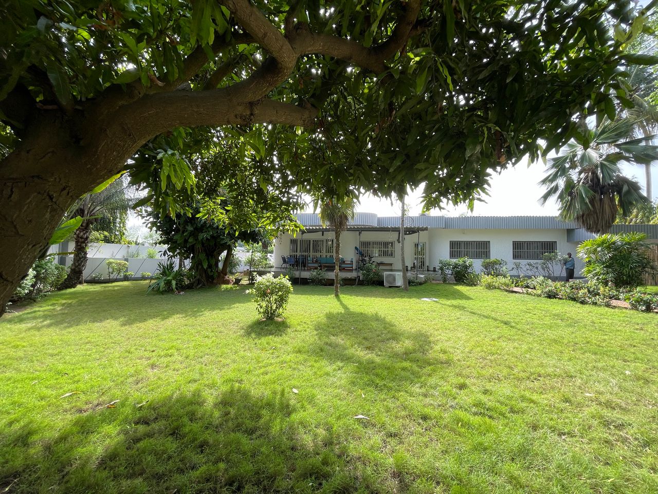 Villa 6 chambres en vente à Cité OUA (Caisse) – 600 millions FCFA