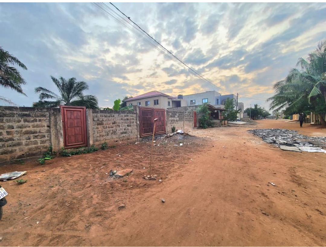 Terrain de 1 lot en vente à Agoè Logopé – 32 millions FCFA