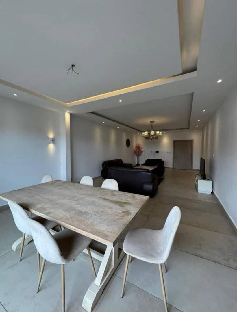 Villa 10 chambres en vente à Nyékonakpoè, Centre-ville de Lomé – 295 millions FCFA