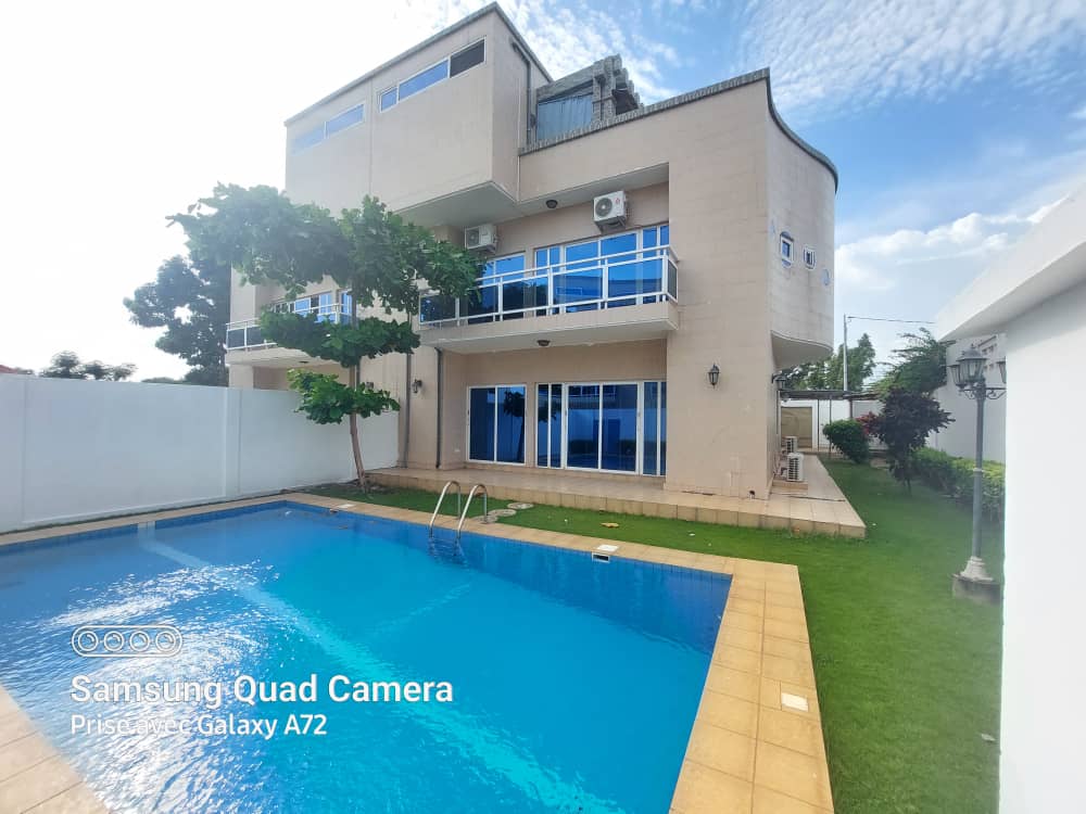 Villas jumelles duplex en vente à la Cité OUA, non loin de l'Ambassade du Nigeria – 800 millions FCFA