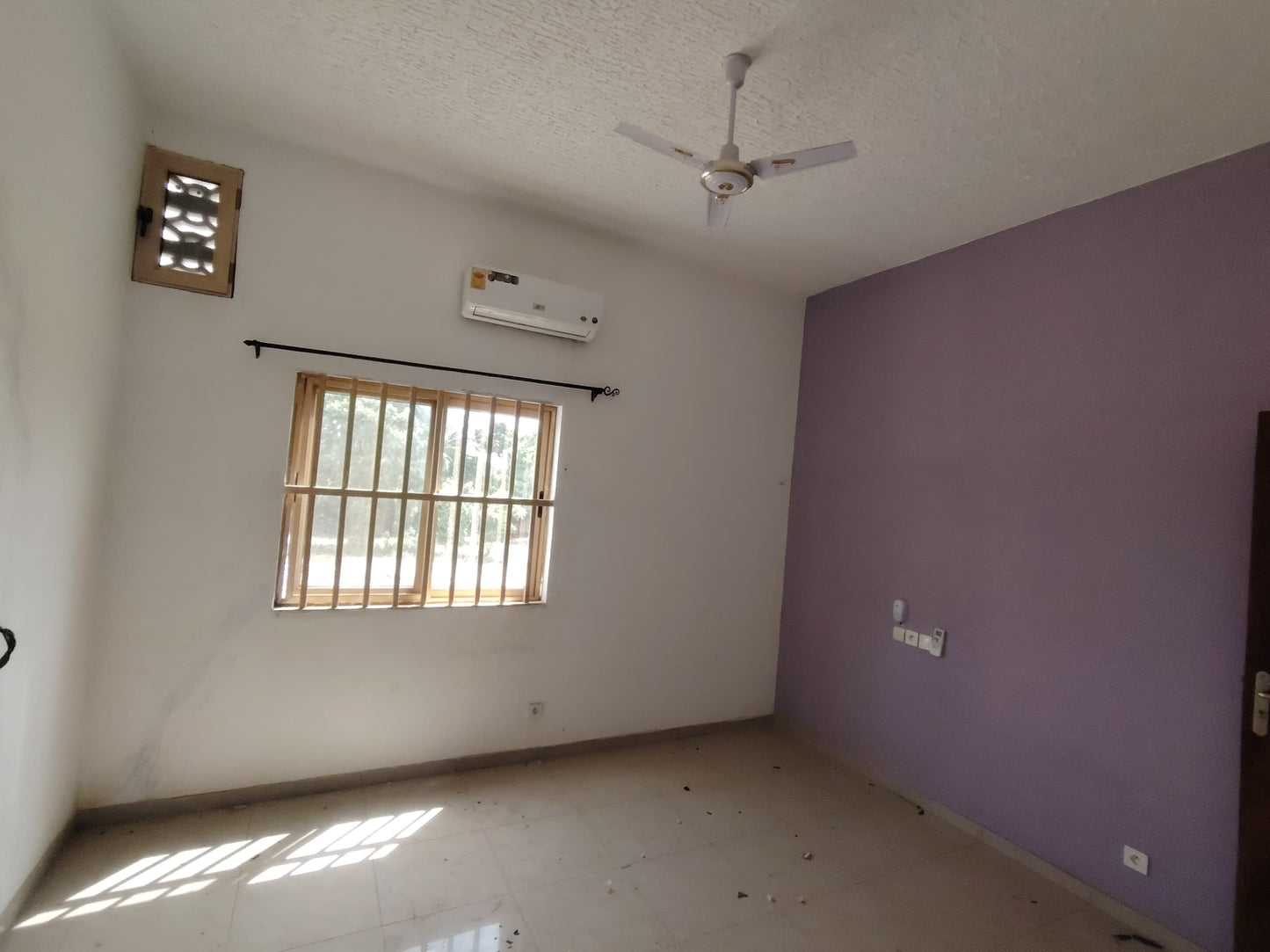 2 appartements 3 chambres salon à louer à Zanguera – 75 000 FCFA