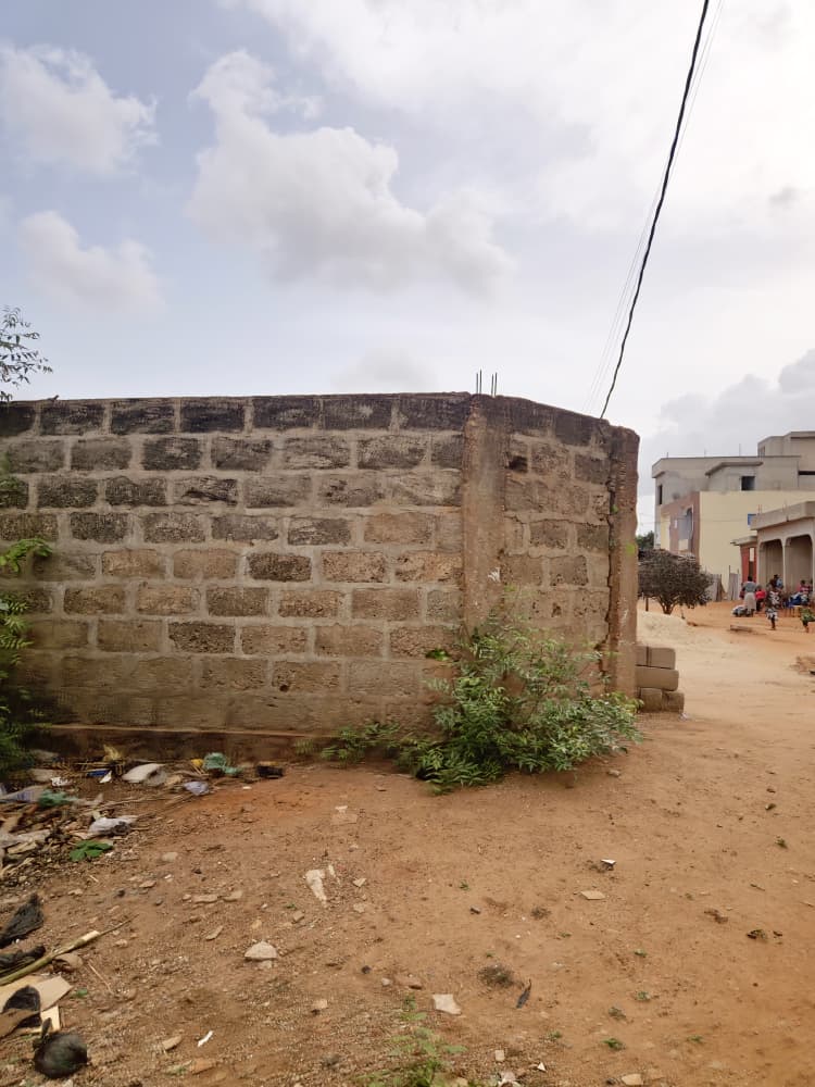 Terrain de 2 lots en vente en angle de rue à Agoè Légbassito – 40 millions FCFA le lot