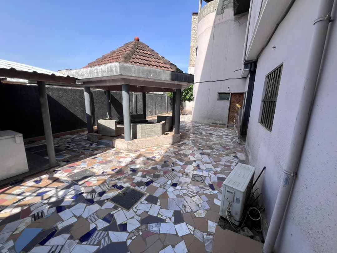 Terrain 1/2 lot à vendre à Avenou Adjinamoto – 40 millions FCFA