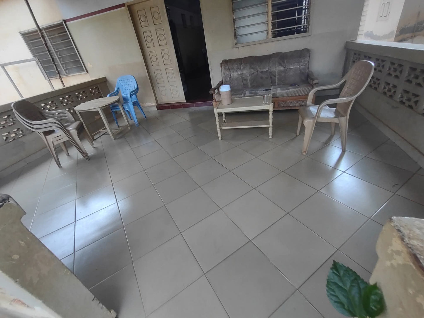 Grande maison en vente à Agoe Kitidjan – 70 millions FCFA
