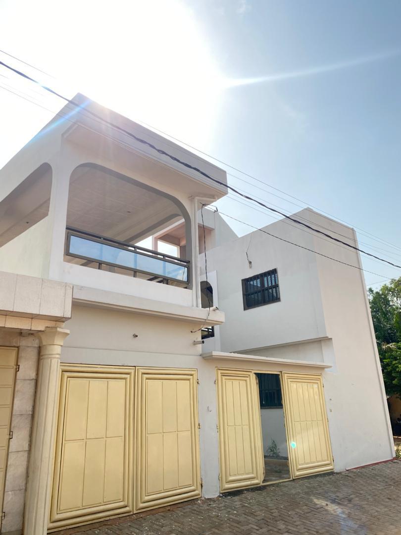 Villa 3 pièces en vente angle rue à Agoé Camp GP – 62 millions FCFA
