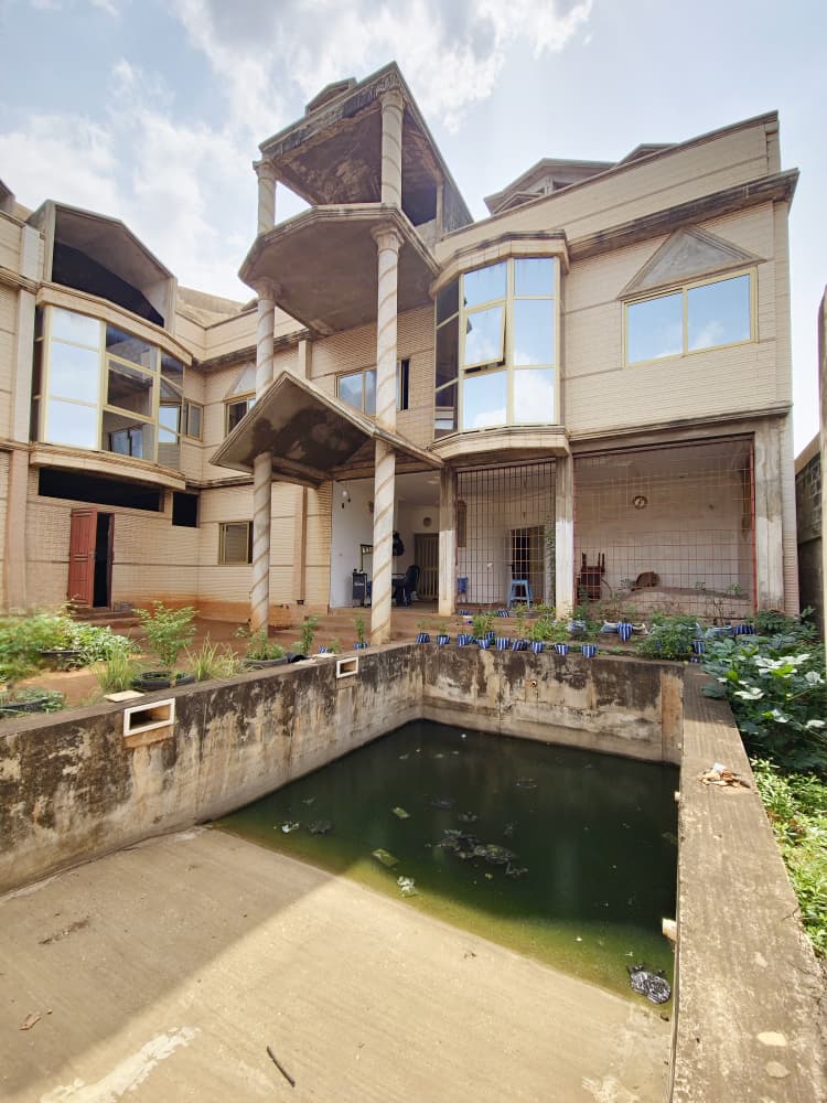 Villa à vendre à Attiégou – 380 Millions FCFA