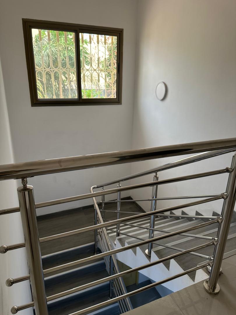 Villa 7 chambres à louer dans la zone de l'Aéroport, non loin du mèche Amina – 800000 FCFA
