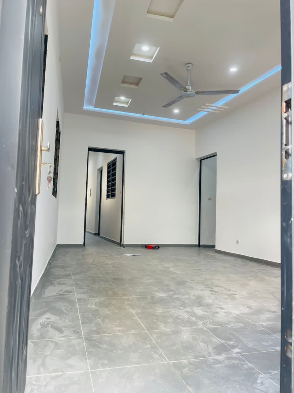 Villa 2 chambres à louer avec dépendance à Adidogomé derrière station Oando sur la grande voie Lapampa-Yokoé - 120 000 FCFA