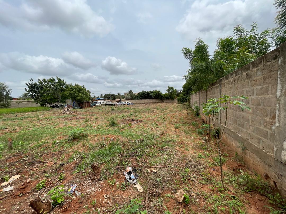 Terrain de 3600 m² en vente à Adidogomé Atigangomé – 42 millions FCFA le lot