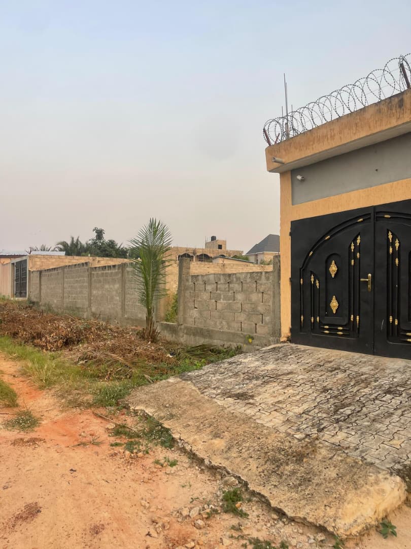 Terrain à vendre à Aképé – 14.000.000 FCFA