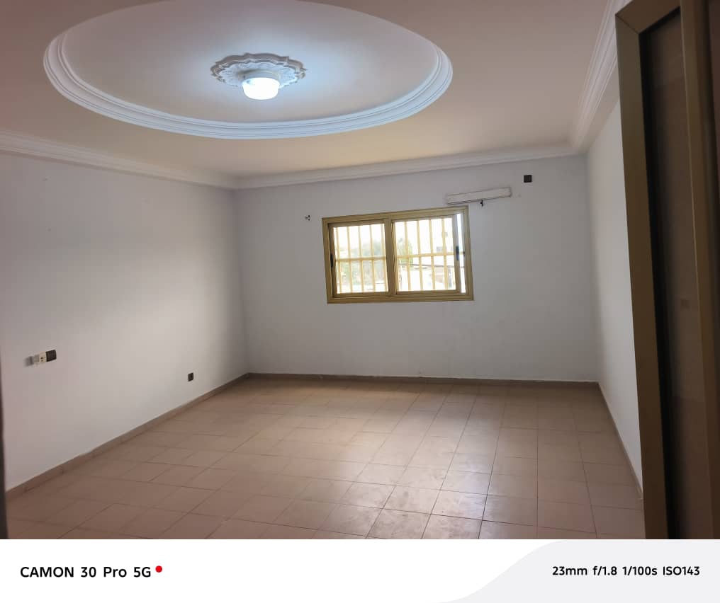 Villa en vente en bordure du goudron à Adidogomé Apédokoè – 270 millions FCFA