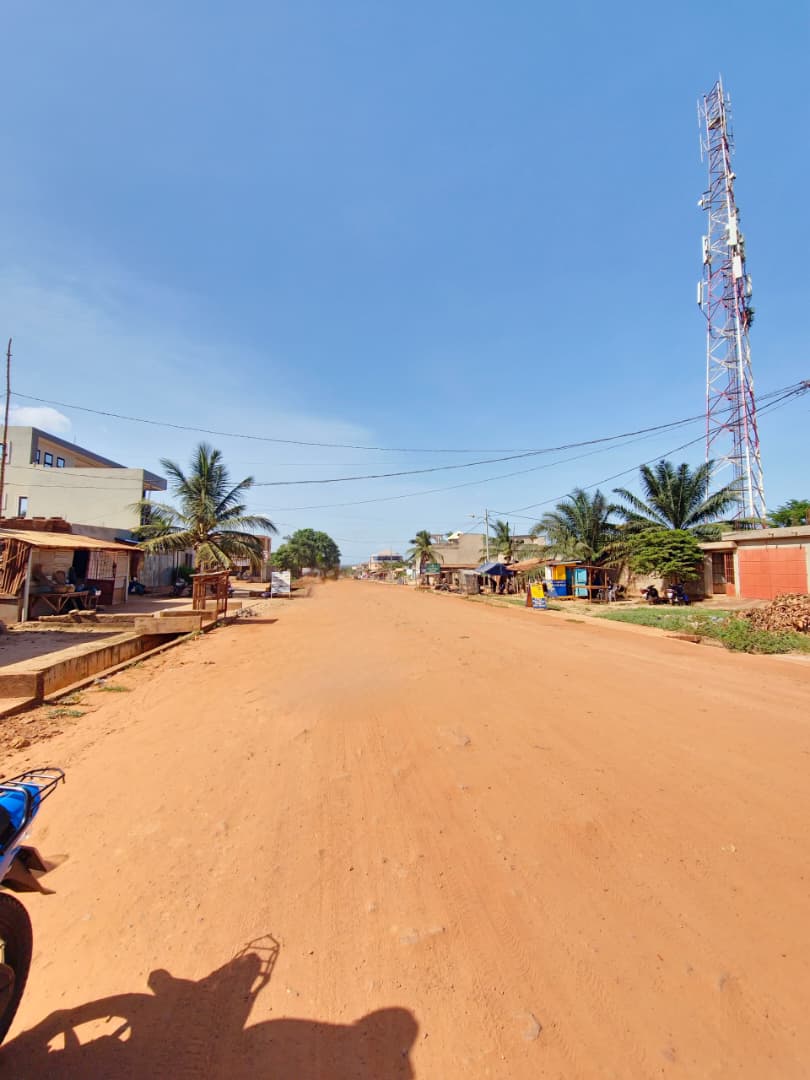 Terrain de 983 m² en vente en bordure de voie de 30 m à Sogbossito Somayaf – 35 000 000 FCFA